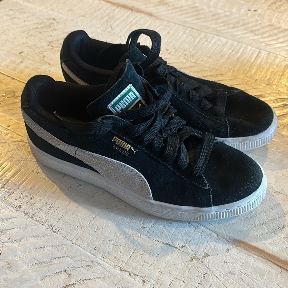 Women’s Puma classic suede sneakers